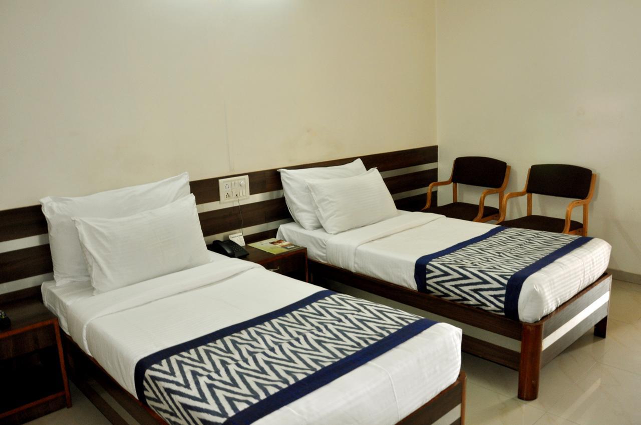 Hotel Tourist, Kolhapur Exterior foto