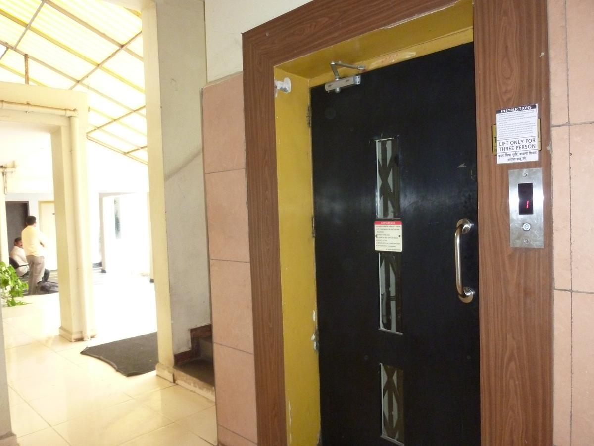 Hotel Tourist, Kolhapur Exterior foto